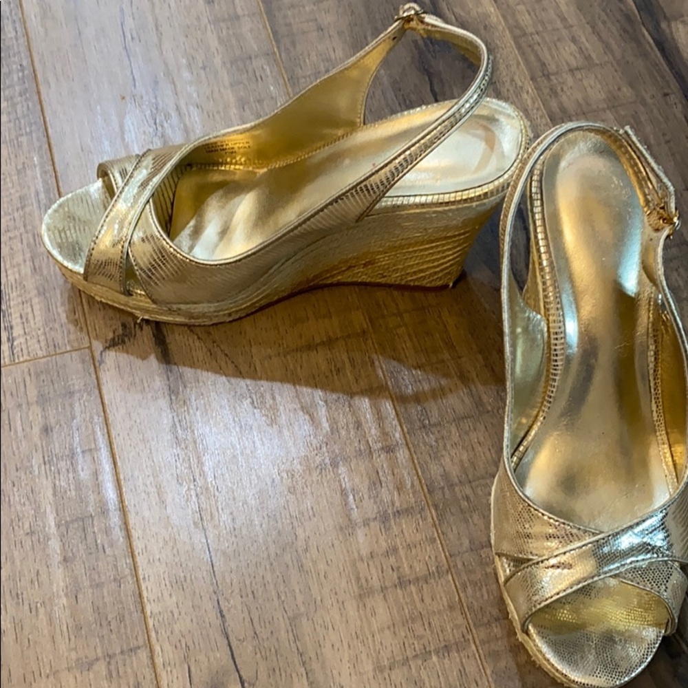 Shoes - Picture 3 of 6
